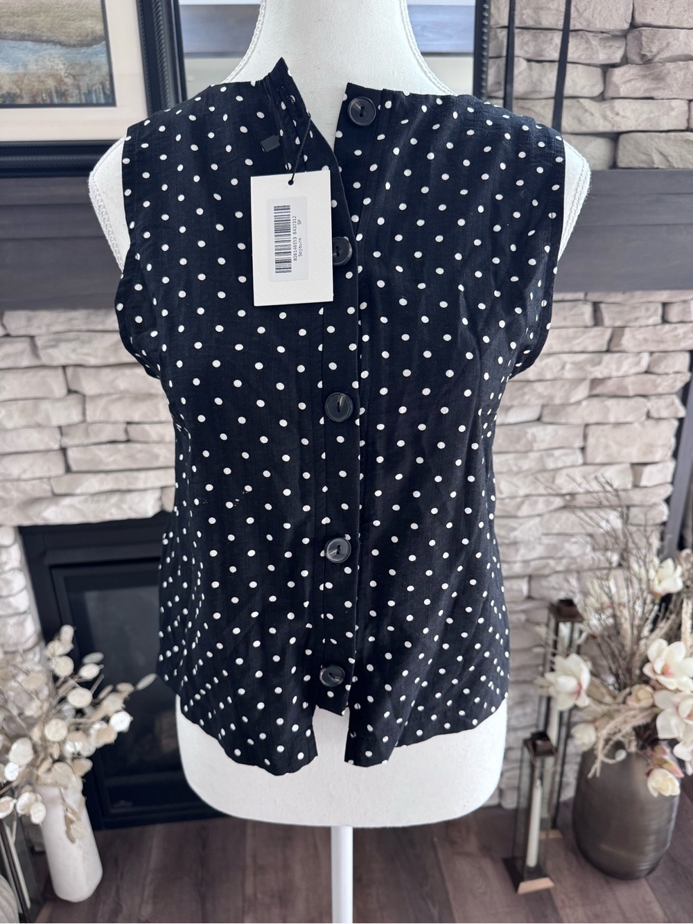 NWT Small Women's Black Polka Dot Button-Front Sleeveless Blouse